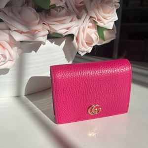 AUTHENTIC Gucci running GG logo leather compact wallet